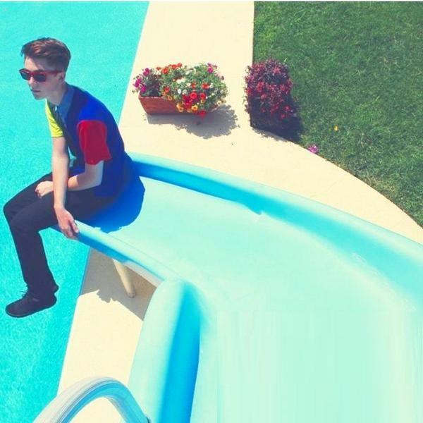 PlanetX_ID's tweet photo. [NEW PHOTO] #THRILLAontheswimmingpool 😂😂😍 http://t.co/D2VnP9PzcO