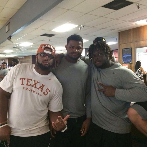 tank_texasboy99's tweet photo. 💯💯💯 #JustWaitOnIt #TexasD-line @Ced_Reed88 an my boy Mal http://t.co/6IRDHNGl55