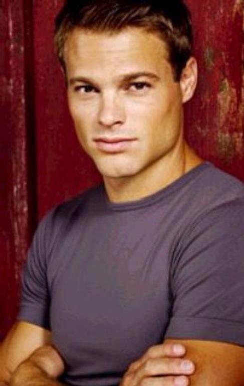I wanna wish a happy 39th birthday 2 George Stults I hope he has a great day with his family & friends 