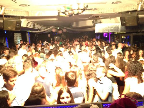 DiscoIulipa's tweet photo. Menuda liada tienen @LoloSanzDj @JaimeKunRomero @XoriDJ Let's Go!! http://t.co/Japfxo7tPg