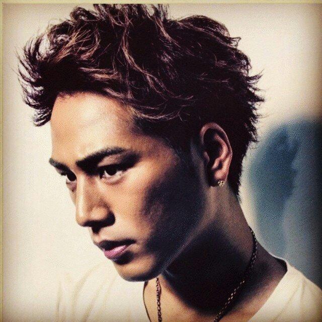 三代目大好きbot 登坂広臣が痴漢から女性を助けた話 電車に乗ってた時 隣の女性の様子が変だったから 携帯に 大丈夫 って打って見せたら首を横に振ったから 場所変わってあげたらしい 性格までイケメンとかもお最強やん Http T Co