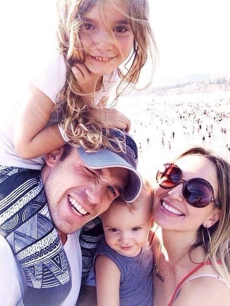 I wanna wish a happy 32nd birthday 2 Cam Gigandet I hope he has a great day with his fiancé & their children 