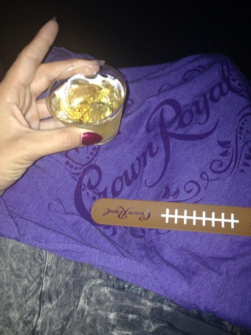 #crownroyal girls r in the house tonight shots! Shots! Shots! @CLUBREDPARROT http://t.co/keIzG8NIAg<a href="/tag/crownroyal"class="tags">#crownroyal</a>