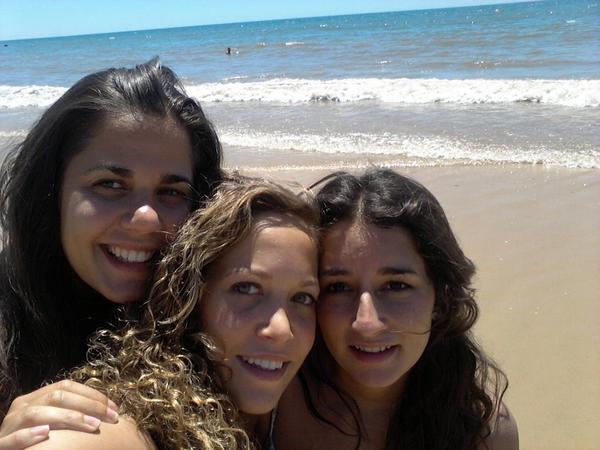tokirub's tweet photo. Lo bueno se acaba :'( ultimo diita de playa @AlbaZipi #isa http://t.co/GvckoTrf6j