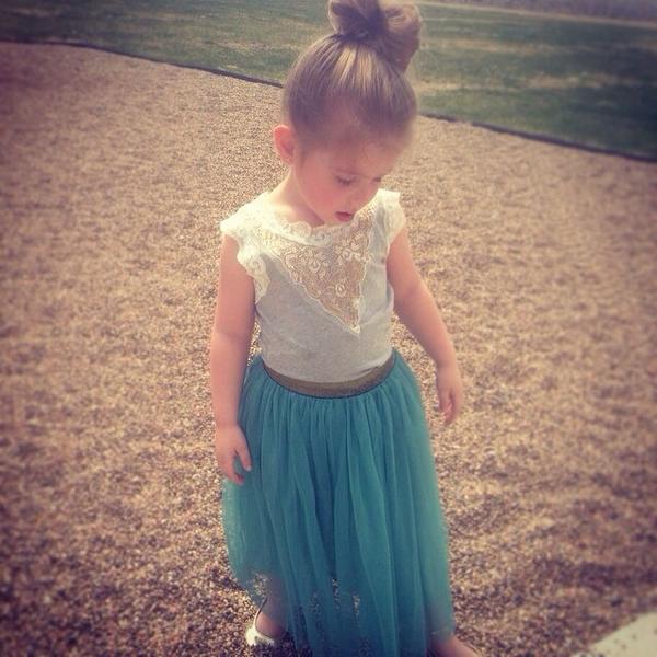 TeenBabys's tweet photo. Look at that dress http://t.co/FgDTRn9TEt
