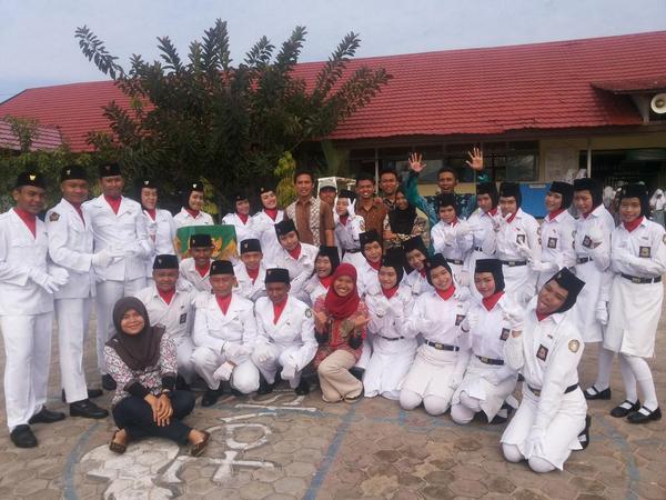 <a href="/SMASES_BJM/">SMAN 11 Banjarmasin</a>  <a href="/PASKIBSMASES/">Paskib SMASES !!</a>