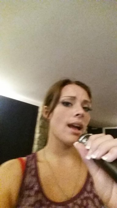 Lol karaoke fun #notdrunkbuthavingfun!!!! http://t.co/UGtwAK7Lb1<a href="/tag/notdrunkbuthavingfun"class="tags">#notdrunkbuthavingfun</a>