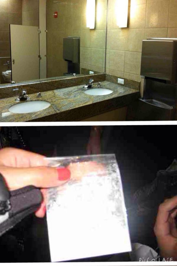 JohnnyBravo559's tweet photo. @XBANEX_  vente al bano para un pase compa en el baño ... A penas va empezar  el pari http://t.co/gMCfnjS8Dk