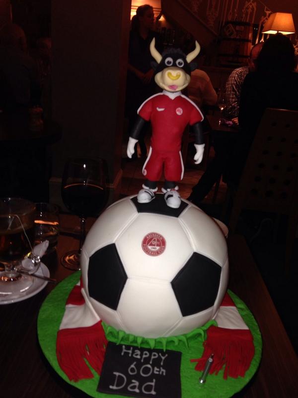 ClarkeChe's tweet image. 