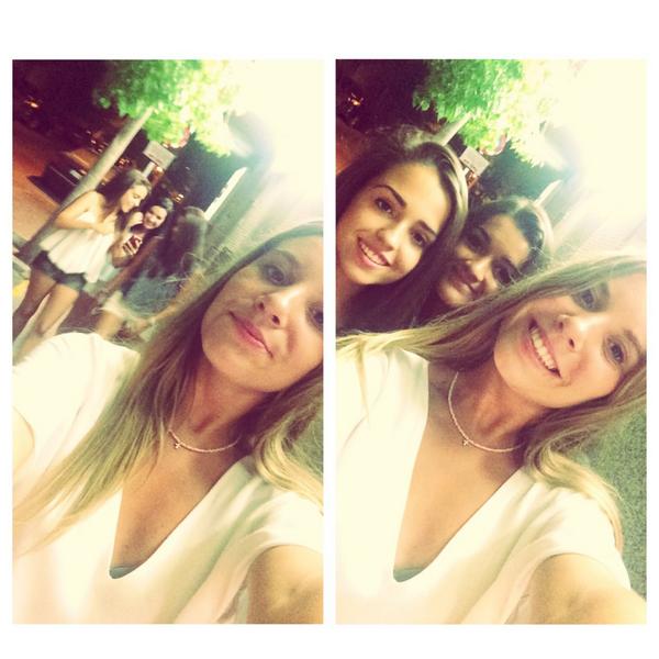 olga_152's tweet photo. Como las echare de menos 😭😭😭 @NereidaPerez4 @lauragarciaaaaa  @mariaatevar http://t.co/p5hv6RnEho