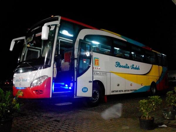 Indra_marthind's tweet photo. Rosin SE 350 madiun-merak,
Madiun 13.05-Tangerang 04.55 | engkel pak edi http://t.co/JVVf3QlZMN