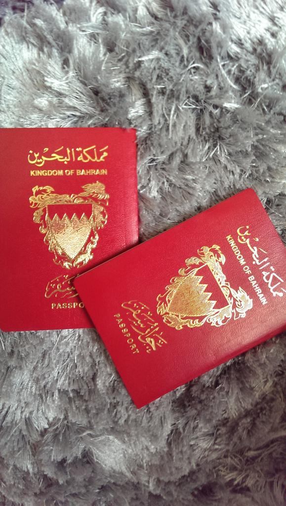nnasser800's tweet photo. بحرين�� ملكي و كلي فخر اموت في ترابج يا البحرين جوازي حمر ودمي حمر وفديته الحمر الله يحفظ مملكة البحرين http://t.co/v7fjEtJ2Lw