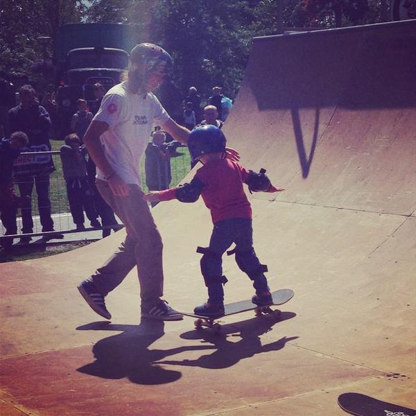 <a href="/TeamExtremeUK/">Team Extreme</a> thanks for coaching our little skater dude he's mad about the board now! <a href="/holybatpants/">HolyBatPants</a>