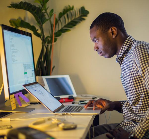 Shopify's tweet image. Shopify is growing and we’re looking for talented people to help us make commerce better » bit.ly/1sam0Vj