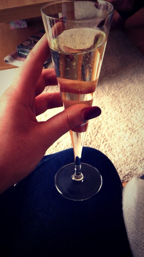 dermo89's tweet photo. Standard drink at @smilefe #popo 🍸 http://t.co/CVNUieDV2W