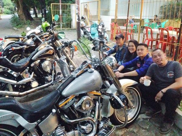 Kang ai eta teh FB taun braha? “<a href="/kangfmaryadi/">FERRY MARYADI PATAH</a>: <a href="/ipoet7/">ipoet kusumonegoro</a> Merapat dulu makan basooo... ”