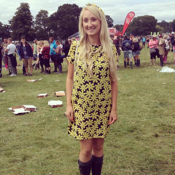 a simple shift dress and wellies 