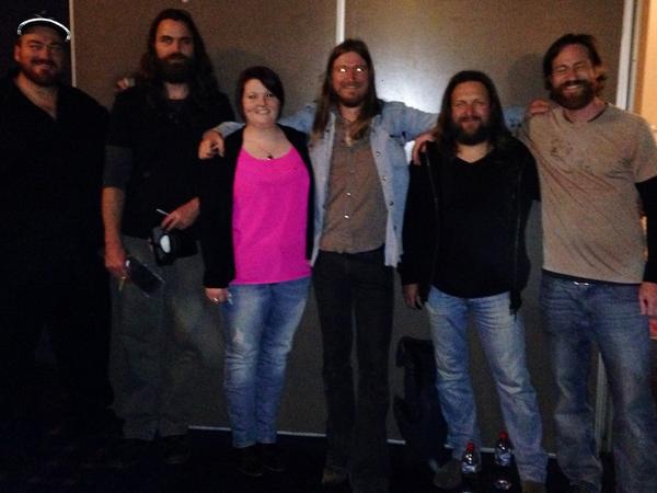 MackeyleeD's tweet photo. @AEBand great see you guys and the McClymonts at dapto great show but still reckon yas should come to young 👍😜 !! http://t.co/FkCXbkTbzA