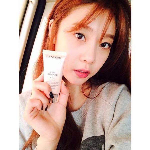 GirlsdaykF's tweet photo. Translation: First day of filming for my drama.!! Beautifully thanks to #Lancome~ kyakya*

: http://t.co/K7vgqmu52U http://t.co/08eyHJUGa7