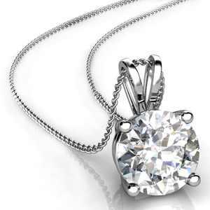 TrillionLife's tweet photo. Diamond necklace #Trillionaires #Diamonds #Luxury http://t.co/uBcVgAJk5N