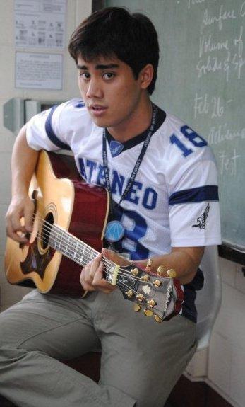 officialimelda's tweet photo. #SlidebackSundays
MR FERIA IN THE HIZZAUHSZ http://t.co/PRMyfEwOCl