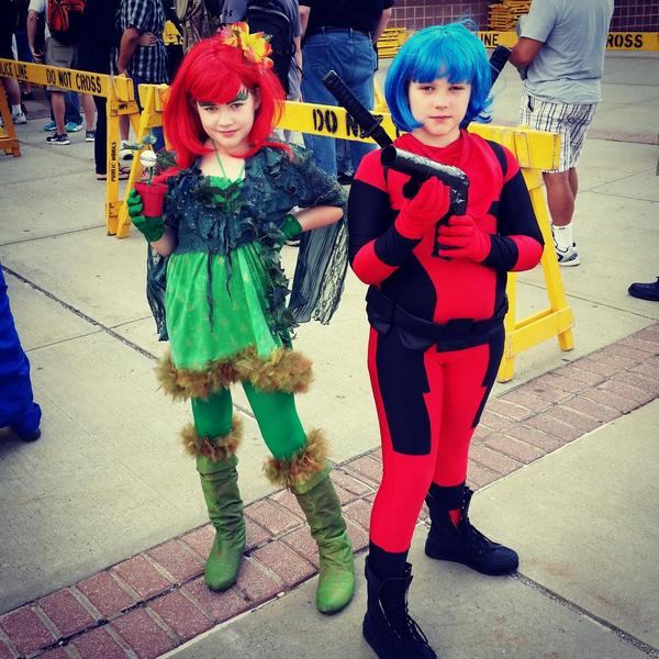 simonnicerice's tweet photo. Poison Ivy and Miss Deadpool, ready for the children's cosplay contest at #comiconn http://t.co/aI4BqXNikZ