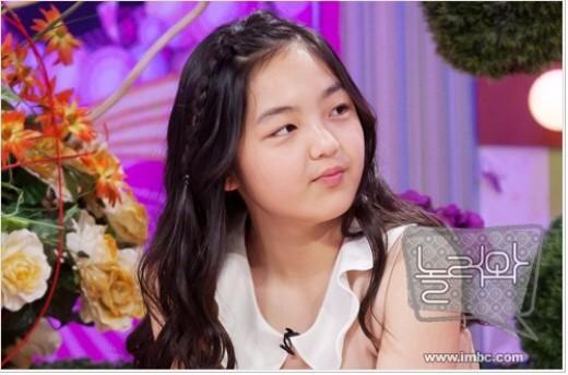 little_babyyy's tweet photo. ซอชินเอ "ถ้าหนูมีโอกาสได้เจอกับดูจุนโอป้า หนูจะละทิ้งตารางงานแล้วไปเจอเค้าค่ะ" 555 น่ารักอ่ะ http://t.co/a7J1lpTkeN http://t.co/tvjS5PSVc3
