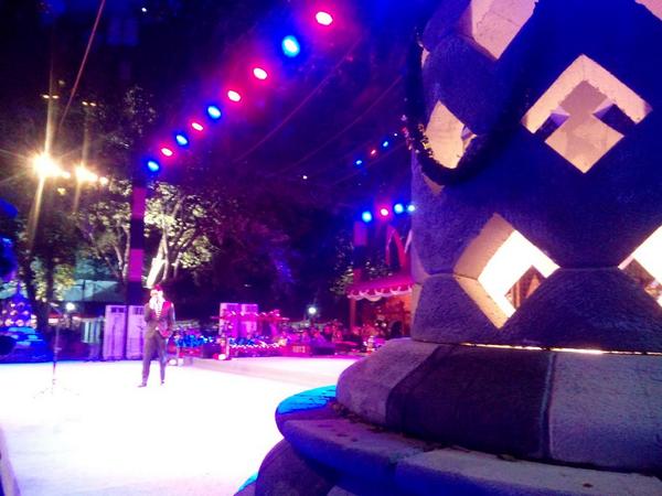 Penampilan pertama Afgan membawakan lagu Terima Kasih Cinta.