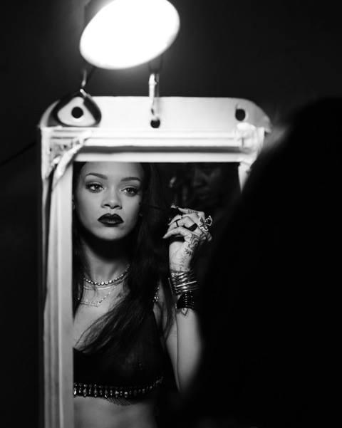 RihannaDiva's tweet image. #TheMonsterTour