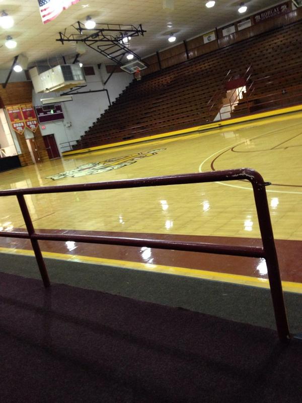 CoachDrewRiley's tweet photo. Finally made to my new home!!! #JCJC16 💯💯💯🏀🏀 http://t.co/OriHvDtEKL
