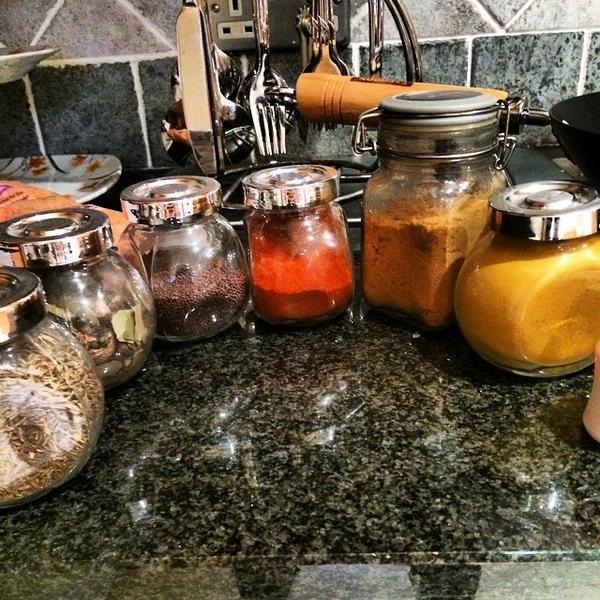 Laureline's tweet image. Just a basic sunday dahl... Making a SPICE RAINBOW 🙀👳🌈 #jodhpur #spiceparadise #my taste... ift.tt/1qhJdCD