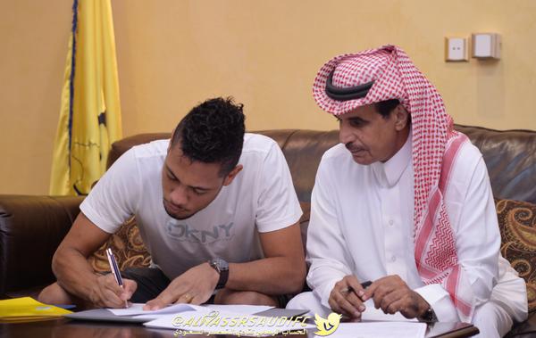 رسمياً : وقع نائب رئيس النادي العميد فهد المشيقح عقداً مع المحترف البرازيلي "هيرناني دي سوزا" لمدة ثلاث سنوات
#NFC