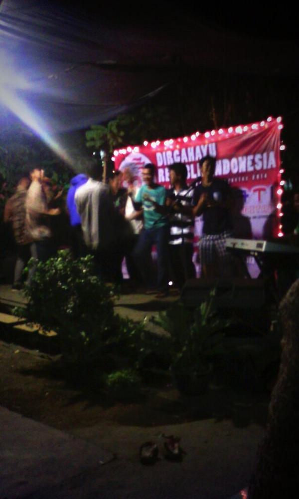 Acara puncak di hari kemerdekaan :) pissssss semua goyang ,kalem ajee ye . Mantap