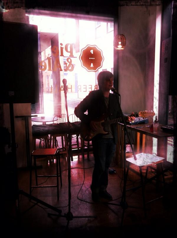 BeNJaMTHoMPSoN's tweet photo. @PieandaleMcr kicking off today's line up Shane Douglas Robertson. Sarah De Warren up next. ;) http://t.co/P9S8kQ4DkM