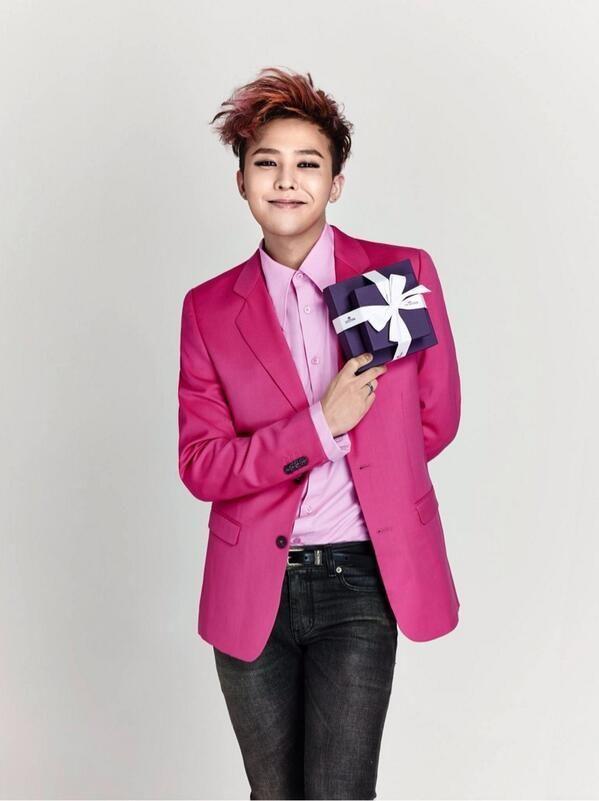 HAPPY BIRTHDAY G Dragon hope you have a amazing 27 birthday ^.^ Cant wait for BigBangs comeback 