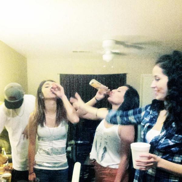 _Salliiee's tweet photo. Why have shots when I can just drink the the bottle ha! http://t.co/XjG32SId6d