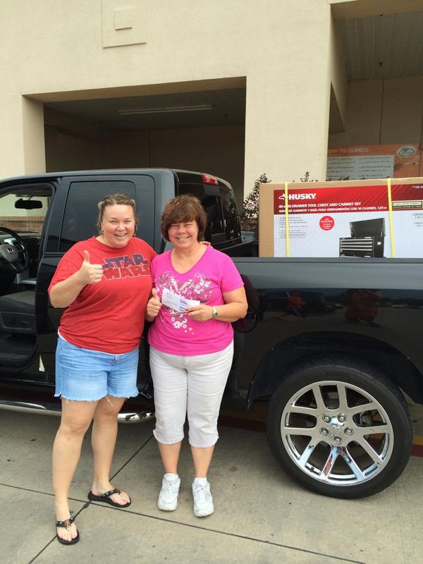 Lisa offered up her truck &amp; time to deliver tool chests!!#emotionalconnection <a href="/hcbellas/">hilda bellas</a> @BookerTrina