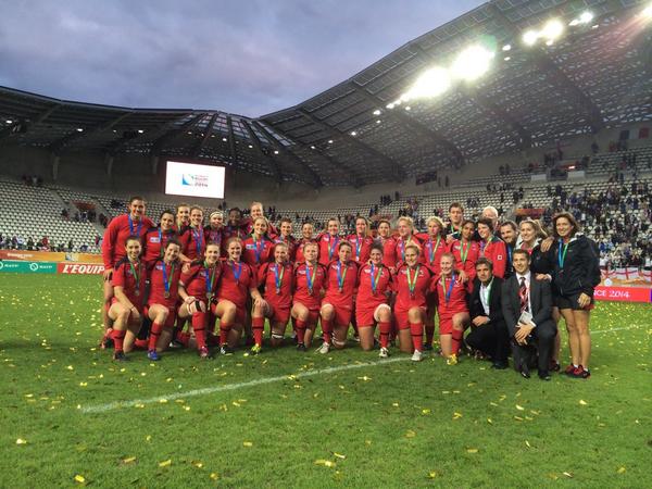 Group shot of #Canada's Women's Rugby Team after finishing 2nd in the world! #REDNATION #GoCanadaGo #WRWC2014
