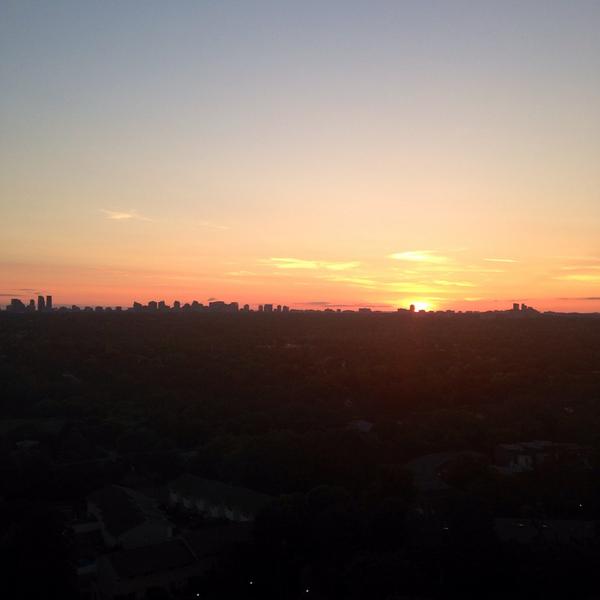 CourtneyClark8's tweet photo. Doesn't get old #PenthouseLivin http://t.co/fE0NUrvIeH