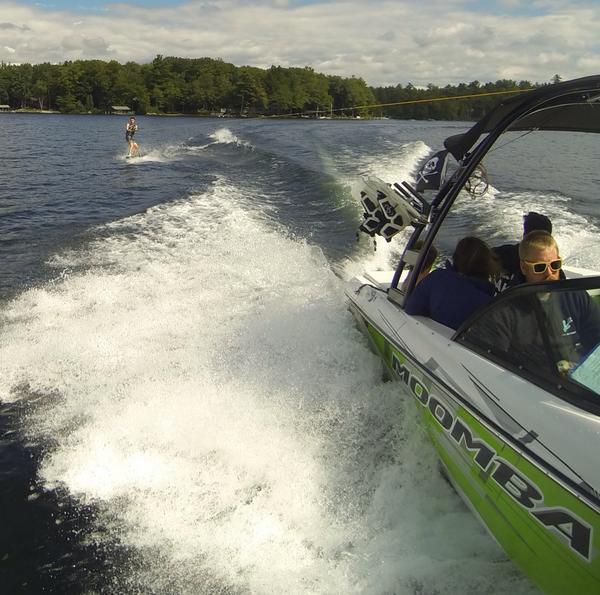 LakeLifeLessons's tweet photo. #lakelife on #lakewinnipesaukee @VisitWolfeboro @eWolfeboro @Moombaboats @IrwinMarineBay @IrwinMarine @VisitNH http://t.co/iJYN5za4TF