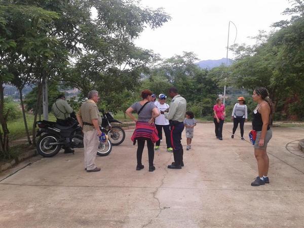 comunidadrecla's tweet photo. @afeolacruz @trafficVALENCIA @amigostazajal gracias a nuestro alcalde Feolacruz tenemos seguridad en el cerro tazajal http://t.co/KZoOEkuUVt