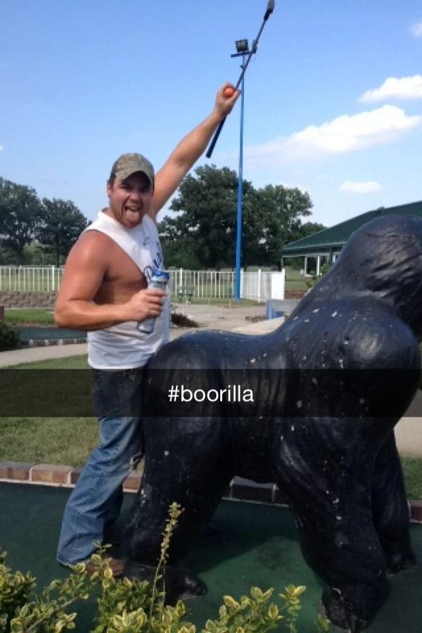 2sense2b_had's tweet photo. @probz_northwest part of my weekend exploits in Pittsburg, Kansas. #boorilla http://t.co/E3iQni7JyK
