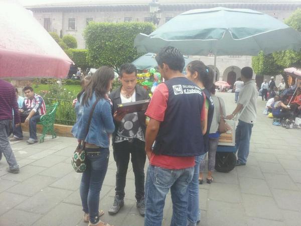 PueblaConMadero's tweet photo. Más poblanos se suman a la consulta por un #SalarioDigno. http://t.co/foaHL0nWfr
