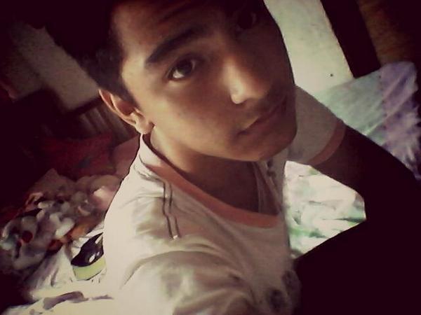 RadaWal26's tweet photo. U.U solo pienso y sueño en que estes con migo :c http://t.co/isURtVSQ9x