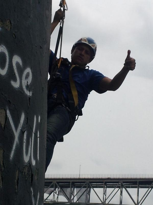 hamdyman20's tweet photo. Dia de practica .... faro debajo del puente de las america .... http://t.co/iUx8rr5Djh