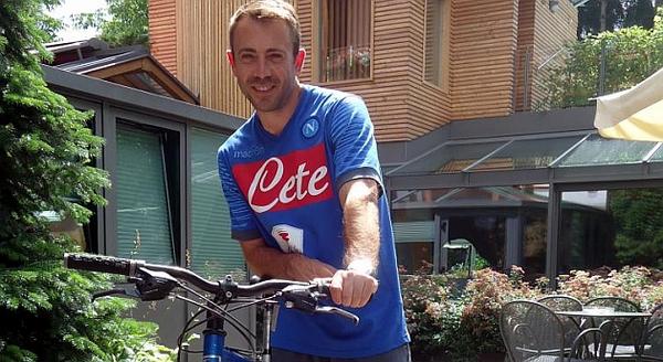 marca's tweet photo. Paco de Miguel, un preparador físico amante del balón http://t.co/JQetDYWCDh http://t.co/JerxdPfUJh