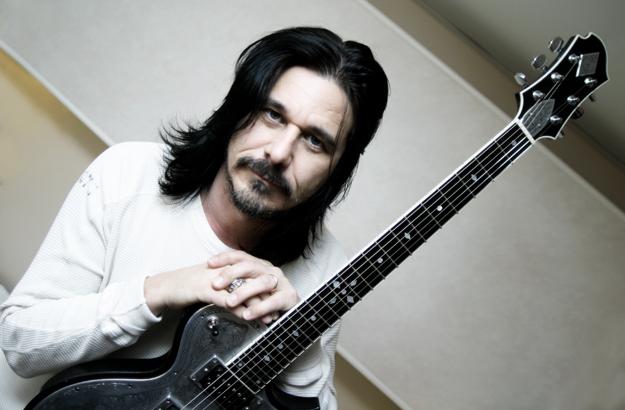 Hoy también es cumpleaños de Gilby Clarke, es guitarrista de Guns N Roses. | Happy Birthday 