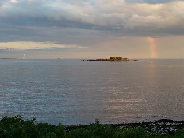 DaveForMaine's tweet photo. Knox County Dems Lobster Bake ended with a rainbow. What an amazing place to live! http://t.co/O9fXf2FI46