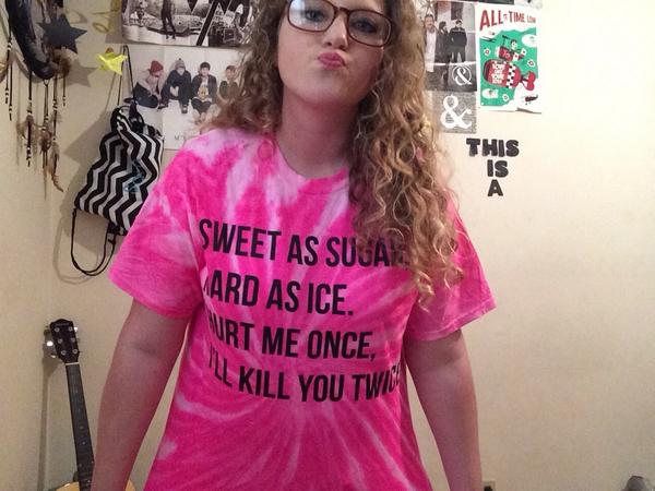 SamanthaLsYOU's tweet photo. I think I'm cute sometimes 🙈💄💎 @paper_alligator #paperalligator http://t.co/bbIbFNPTvG