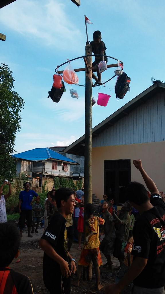 KokoCahya's tweet photo. BRC SANGATTA 17 agustus mengadakan kegiata lomba memperingati HUT RI KE 69 untuk warga rt38 jln apt pranoto @IBKT1 http://t.co/cBNDjFdsXr